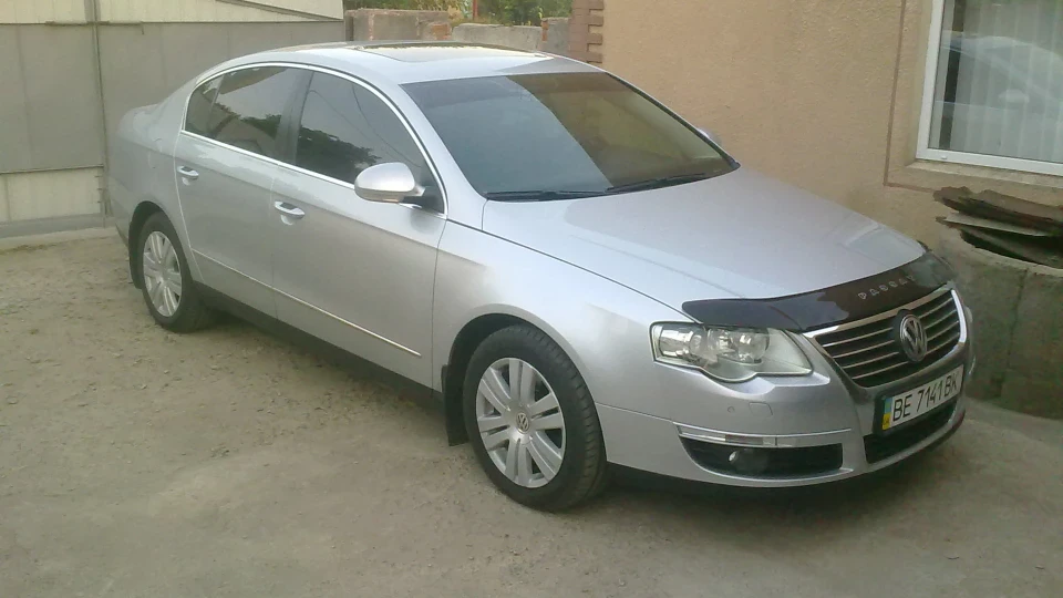 Volkswagen Passat дороге срібло 2