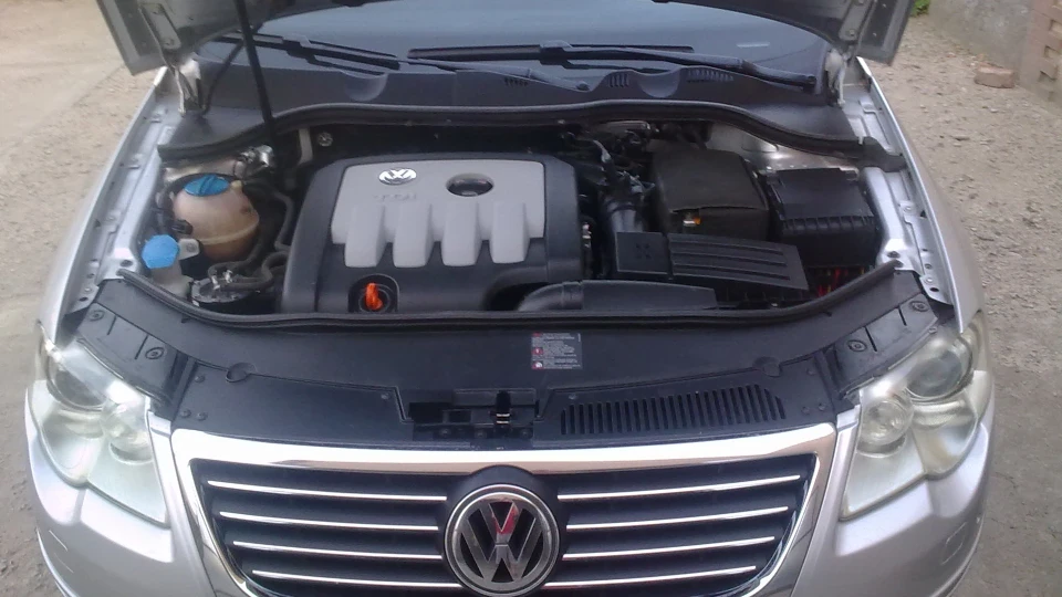 Volkswagen Passat дороге срібло 4