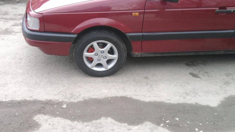 Volkswagen Passat GL 1.8 моно... червоний 4