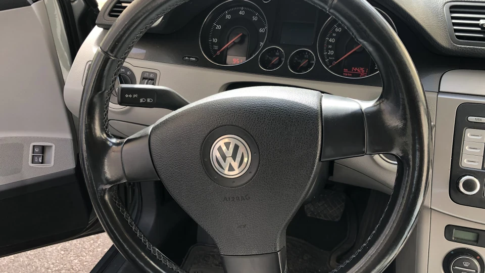 Volkswagen Passat ПАСАТИЖ 4