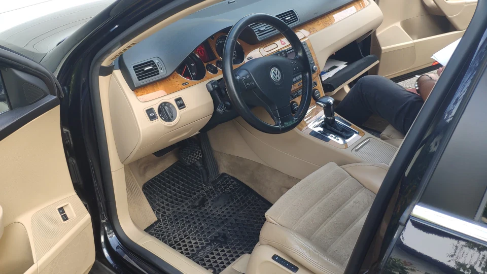 Volkswagen Passat Пінгвін