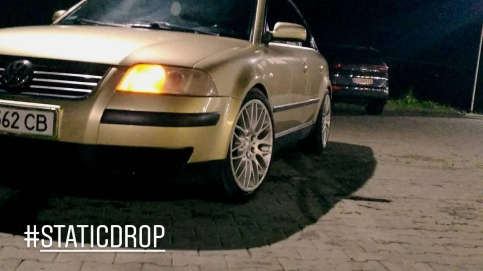 Volkswagen Passat Майже золотий Passat
