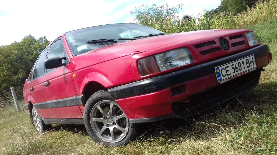 Volkswagen Passat Red lightning 2