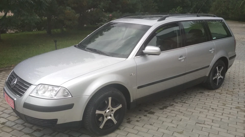 Volkswagen Passat Сріблястий ЛЮКС-купе-СВ 2