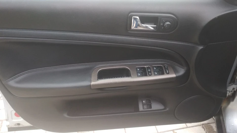 Volkswagen Passat Сріблястий ЛЮКС-купе-СВ 5