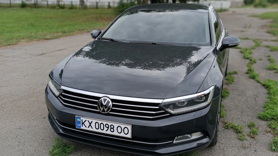 Volkswagen Passat Сірий Кардинал 3