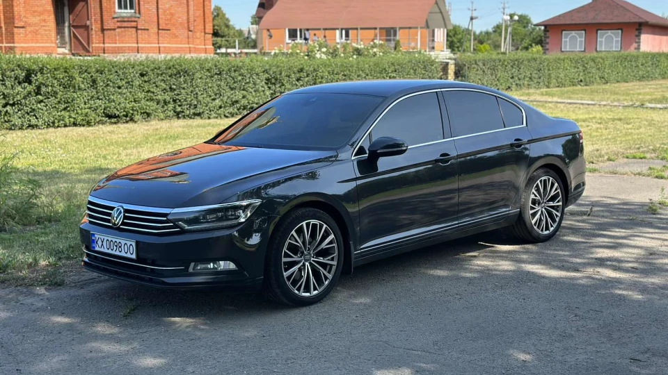 Volkswagen Passat Сірий Кардинал 4