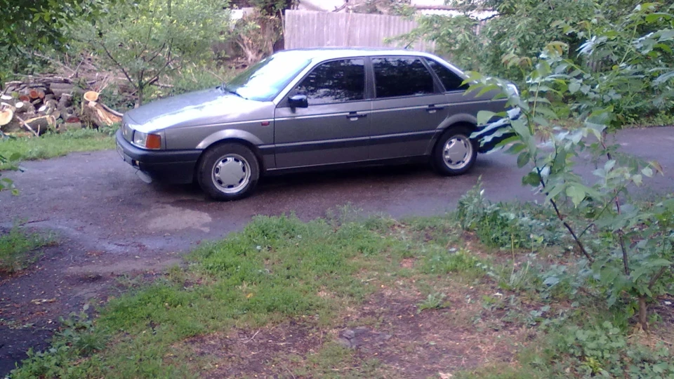 Volkswagen Passat Сірий металік 1.8 ABS 3