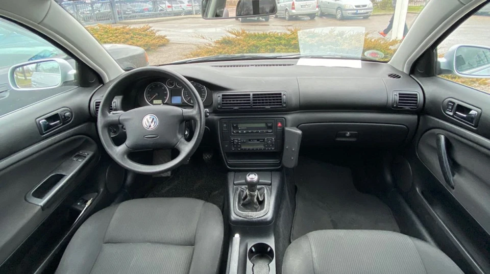 Volkswagen Passat сірий VAG-ON 3