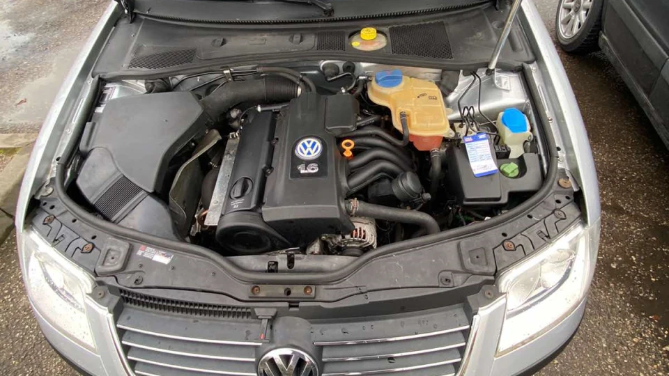 Volkswagen Passat сірий VAG-ON 4