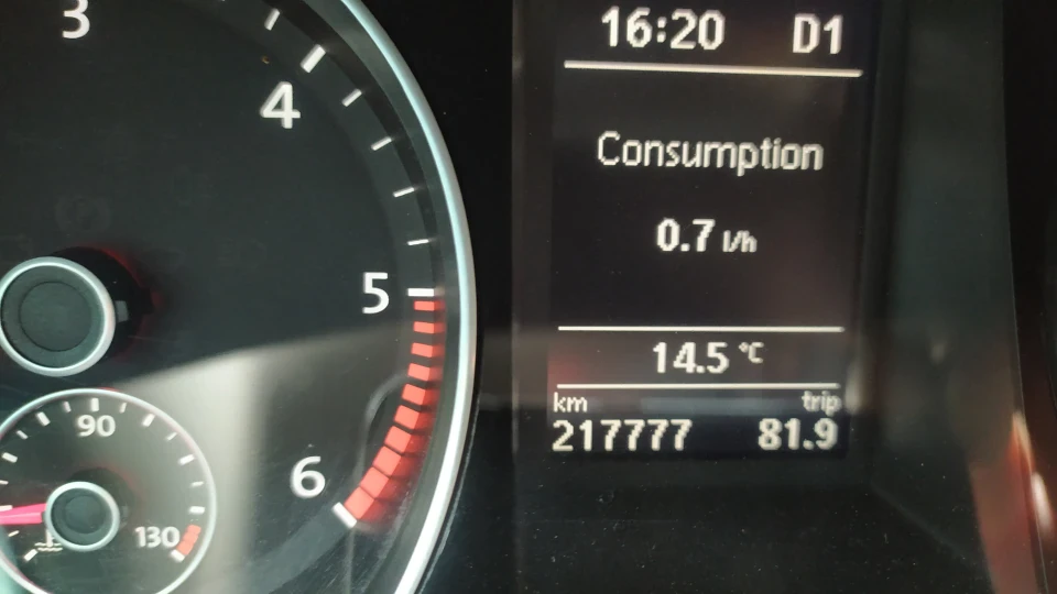 Volkswagen Passat Шиколадний маленький тан 3