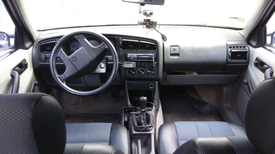 Volkswagen Passat синій пассякерує 3