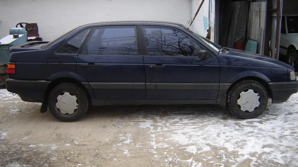 Volkswagen Passat синій пассякерує 5