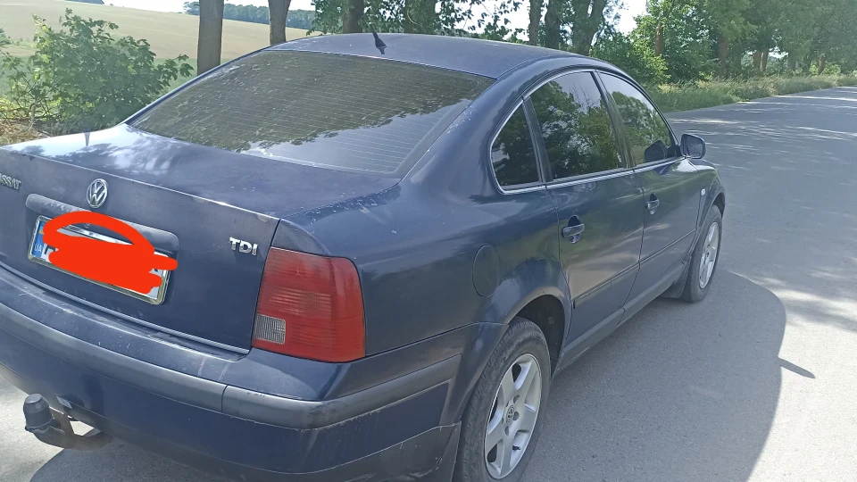 Volkswagen Passat Синій, просто синій 2