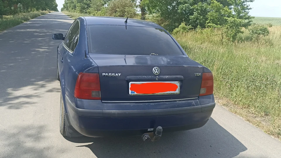 Volkswagen Passat Синій, просто синій 4