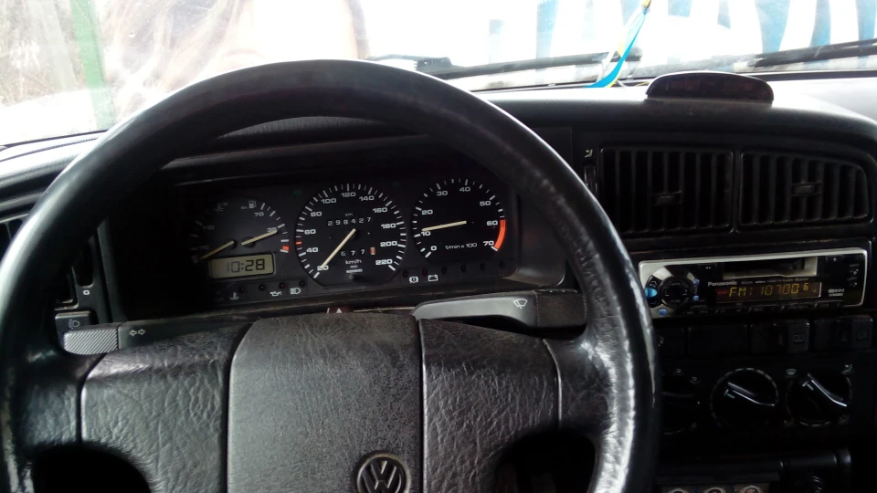 Volkswagen Passat темний металік