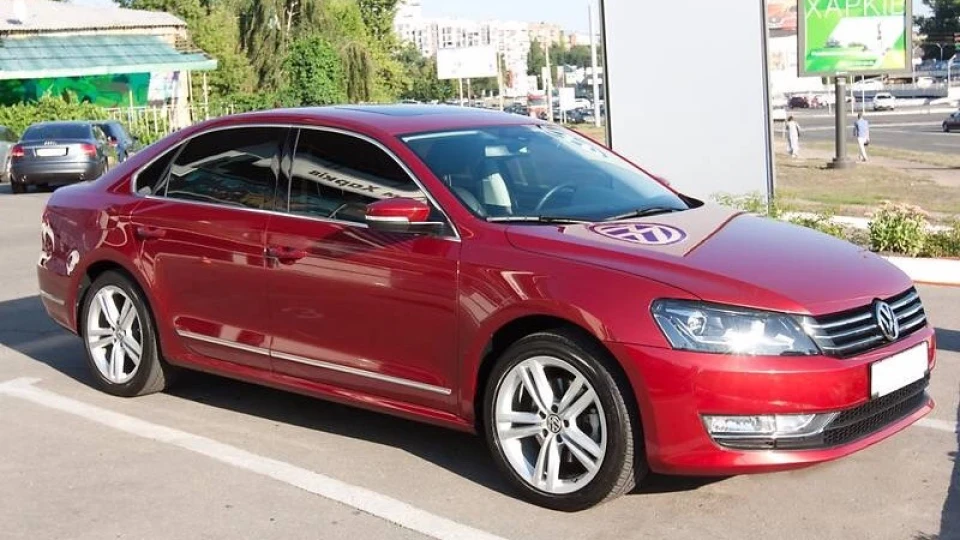 Volkswagen Passat USA SEL 2