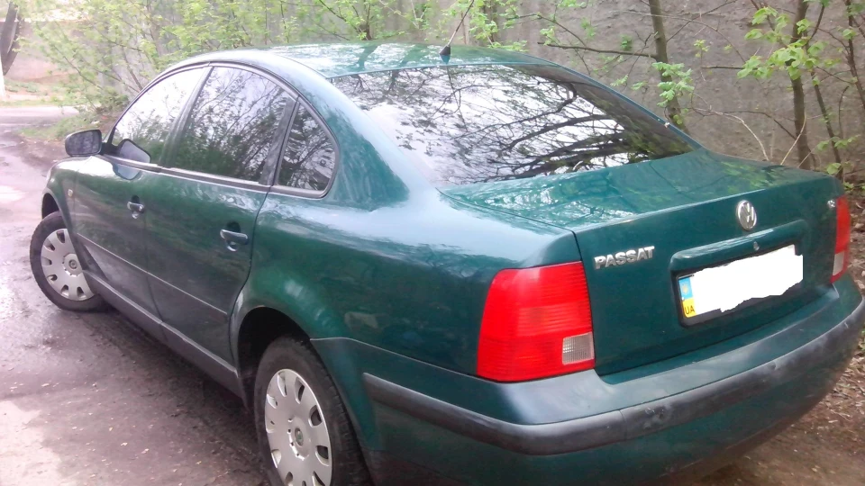 Volkswagen Passat У 5 зелена черепаха 2