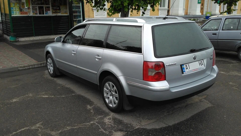 Volkswagen Passat Wagon 1.8T AWT Highline 2