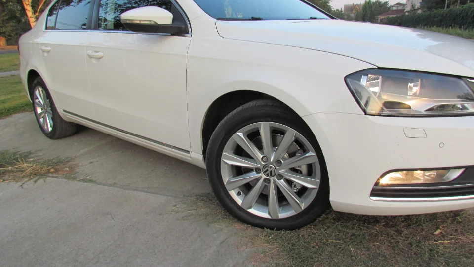 Volkswagen Passat "White Ship" 3
