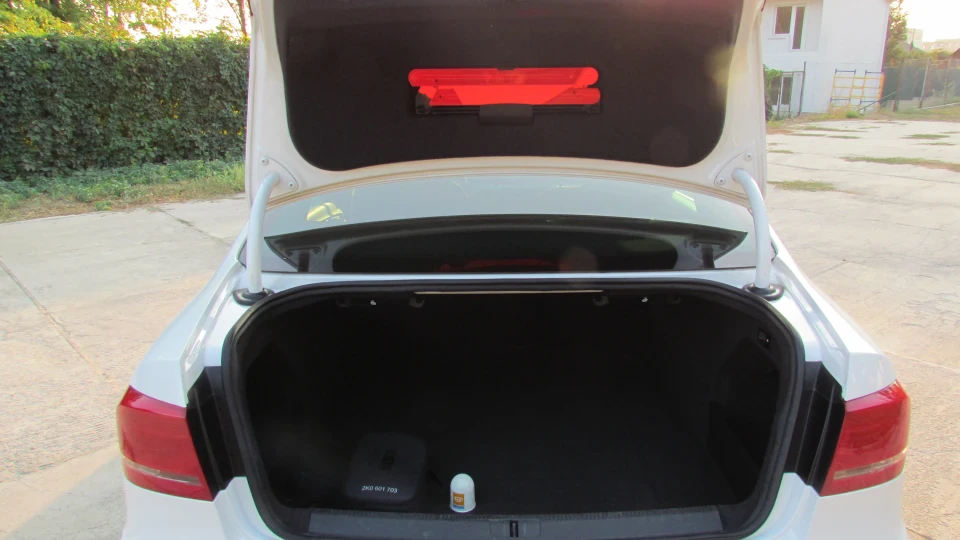 Volkswagen Passat "White Ship" 5
