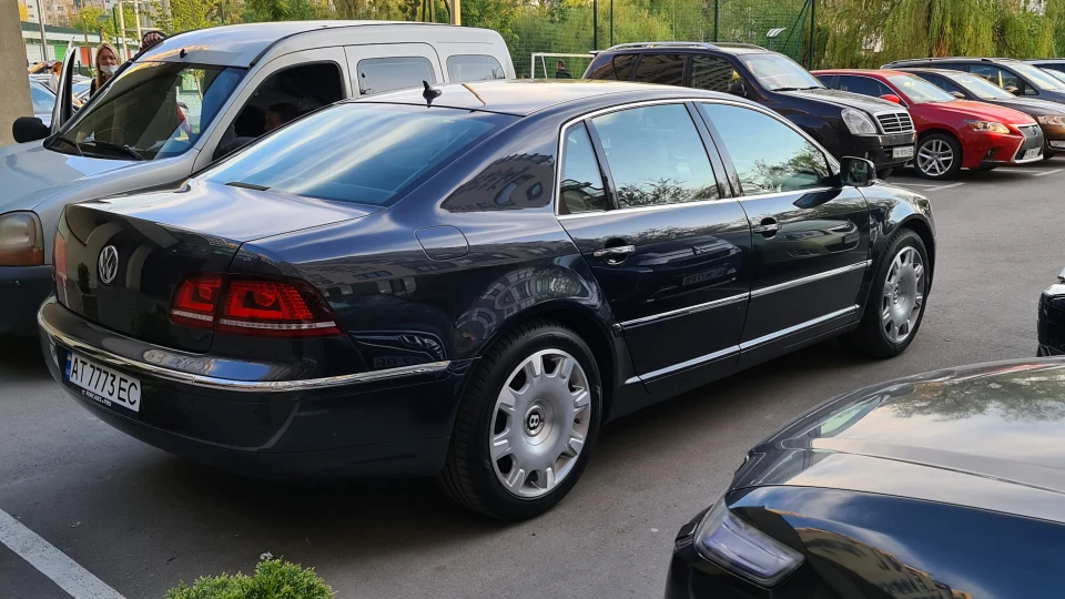 Volkswagen Phaeton 3.0 TDI EXCLUSIVE 2