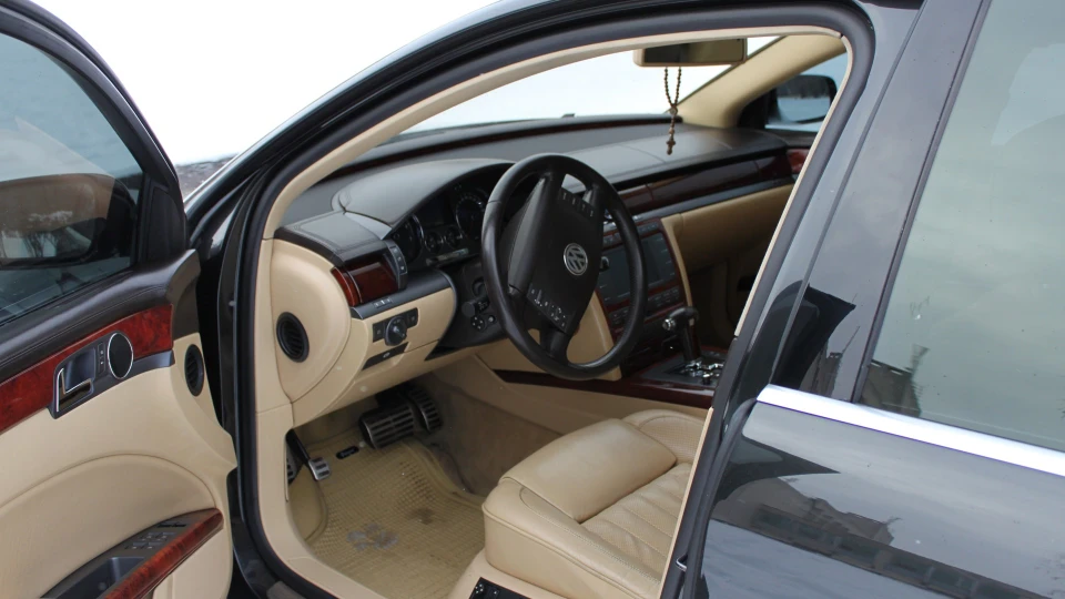 Volkswagen Phaeton 4.2