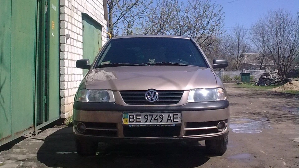 Volkswagen Pointer 2
