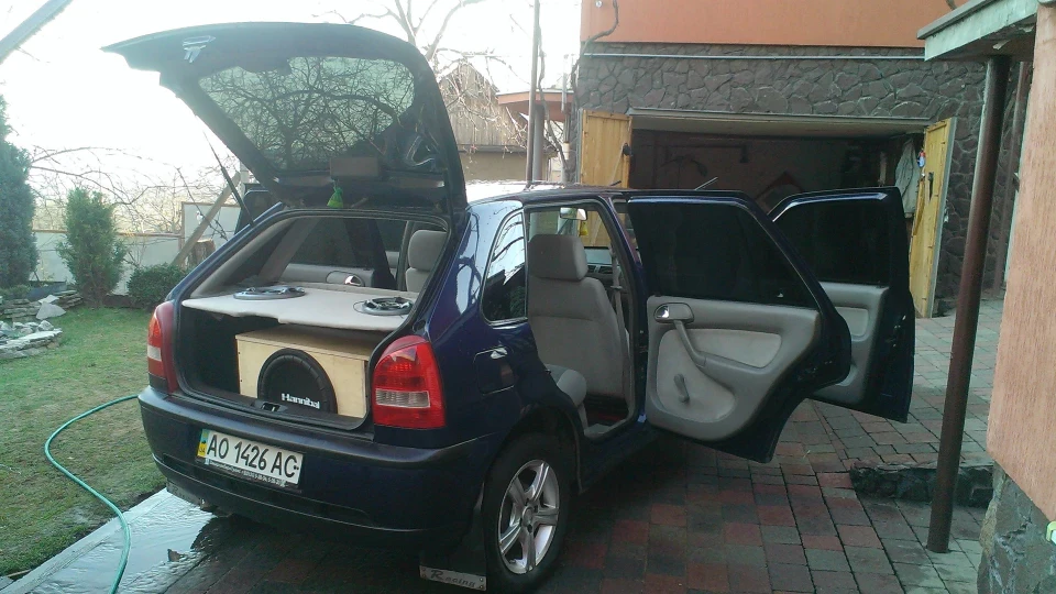 Volkswagen Pointer 1.8 GoL 2