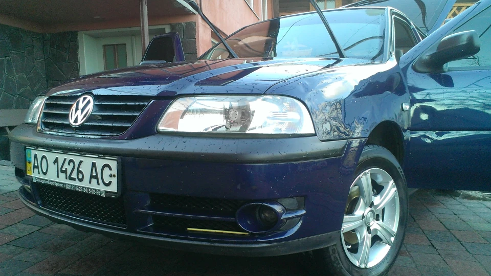 Volkswagen Pointer 1.8 GoL 5