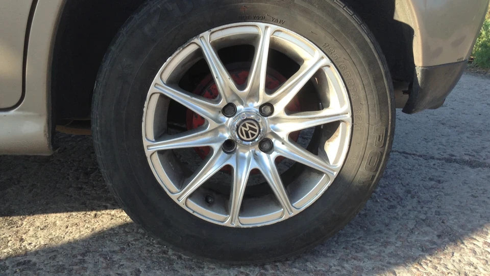 Volkswagen Pointer 1.8 -___- 4