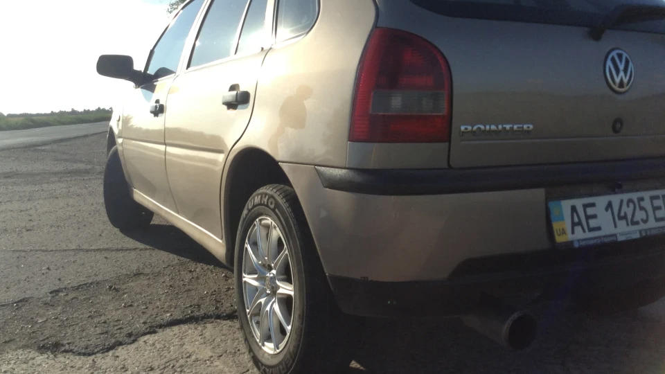 Volkswagen Pointer 1.8 -___- 5