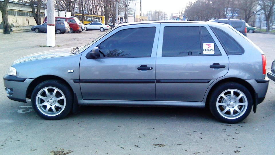 Volkswagen Pointer 1,8i 2