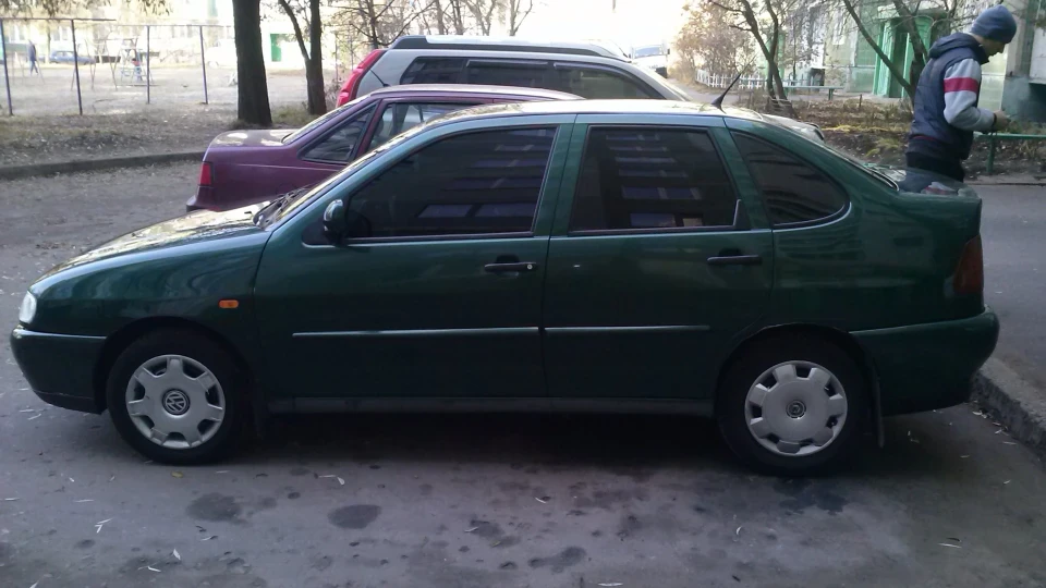 Volkswagen Polo Hatchback 2