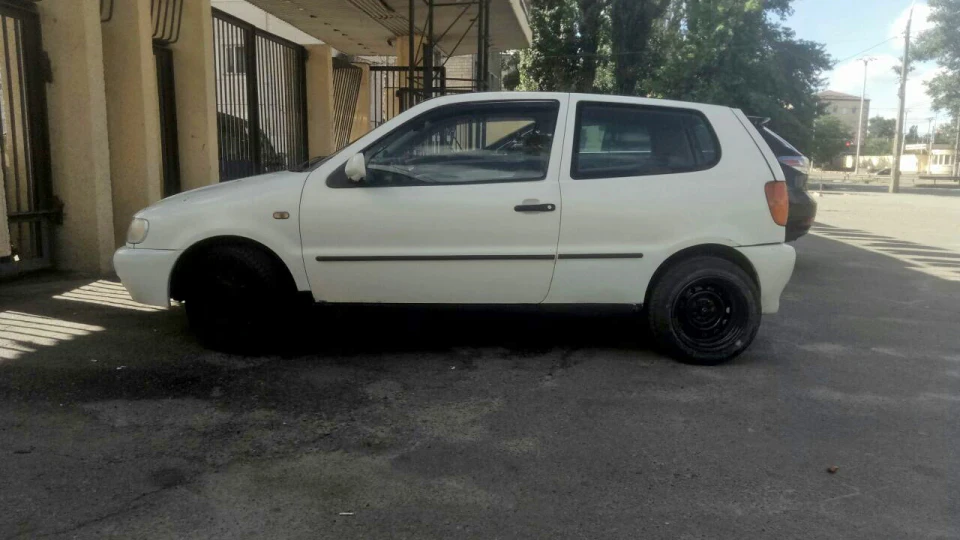 Volkswagen Polo Hatchback 2
