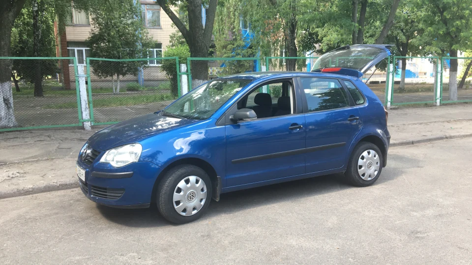 Volkswagen Polo Hatchback 2