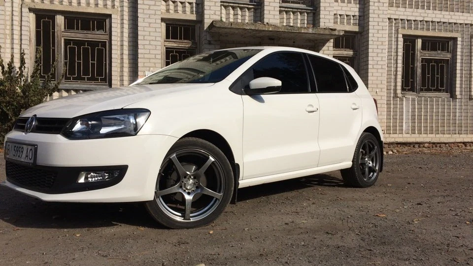 Volkswagen Polo Hatchback 2