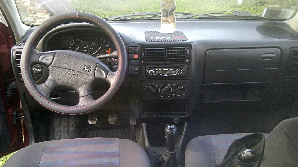 Volkswagen Polo Hatchback 2
