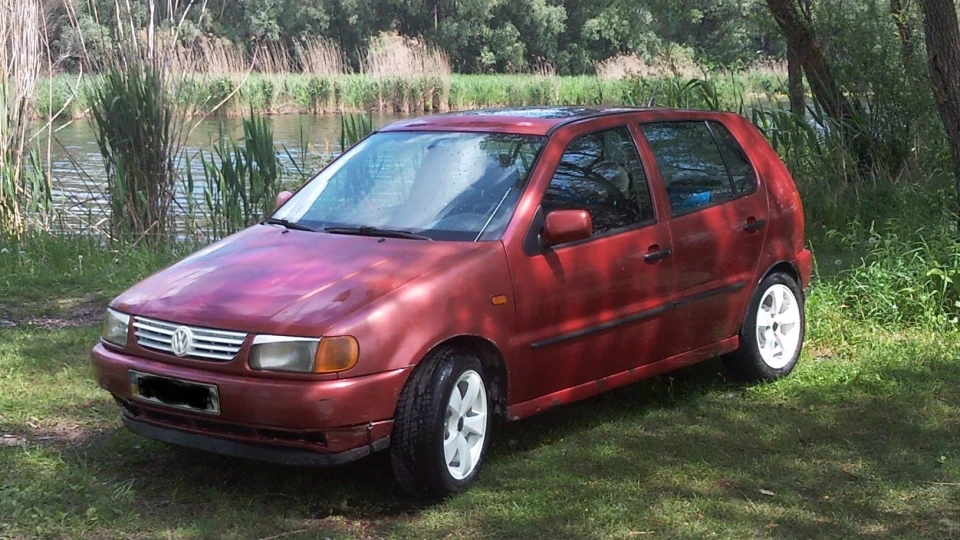Volkswagen Polo Hatchback 2
