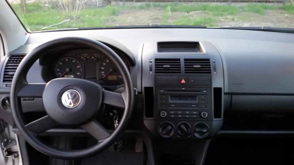 Volkswagen Polo Hatchback 4