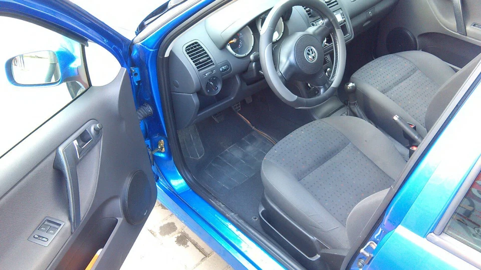 Volkswagen Polo Hatchback 1.0 2