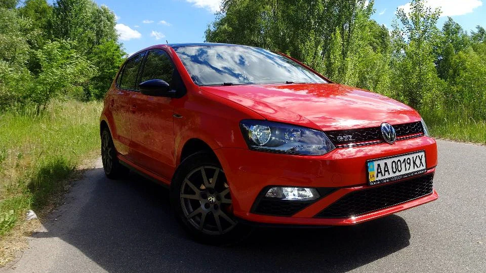 Volkswagen Polo Hatchback 1.2 tsi 3