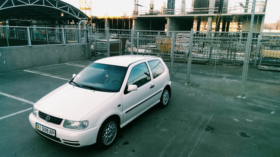 Volkswagen Polo Hatchback 1.4 16V 100 AFH Sotnik 3