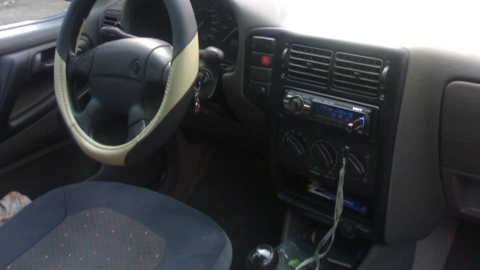 Volkswagen Polo Hatchback 1.4 5МТ 2