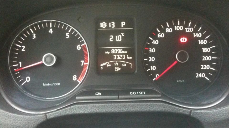 Volkswagen Polo Hatchback 1.4 DSG 2