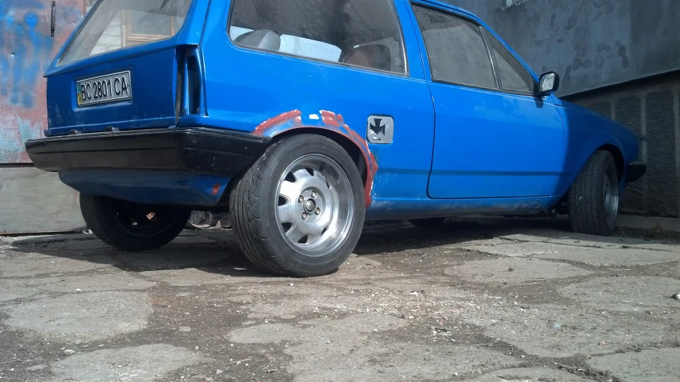 Volkswagen Polo Hatchback 86c1.8,16v"Lost GTI" 4