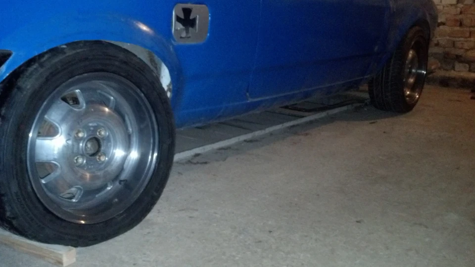 Volkswagen Polo Hatchback 86c1.8,16v"Lost GTI" 5
