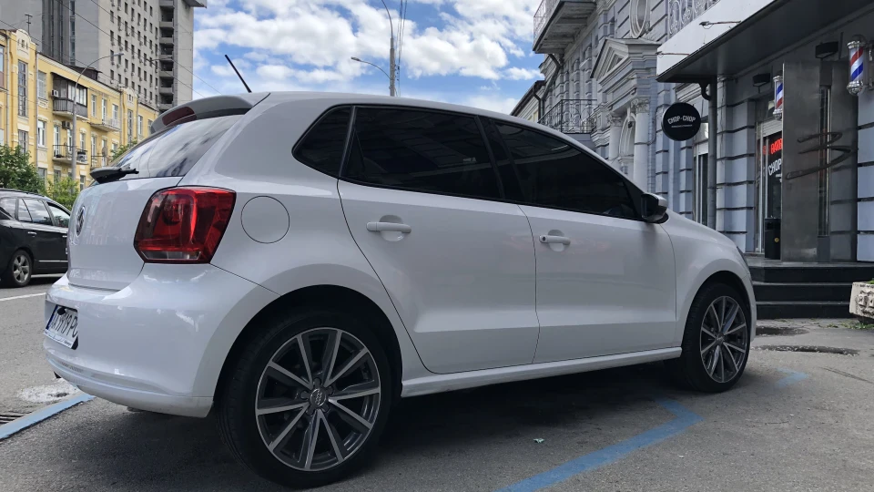 Volkswagen Polo Hatchback 9919 2