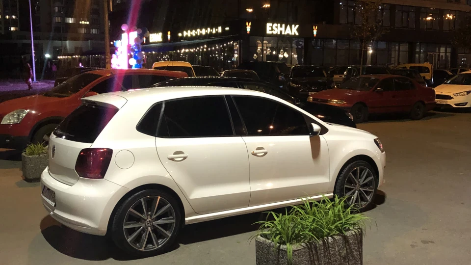 Volkswagen Polo Hatchback 9919 5