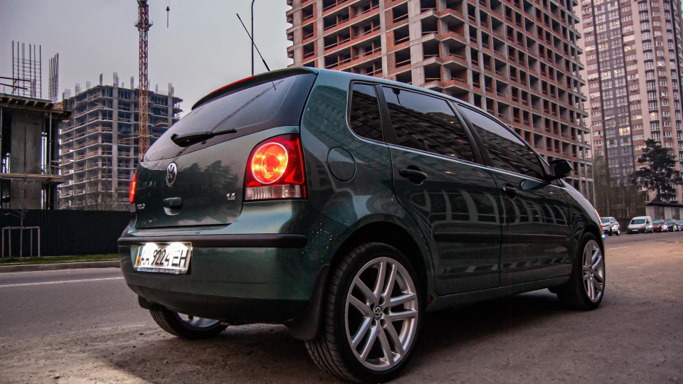 Volkswagen Polo Hatchback Daily car 2